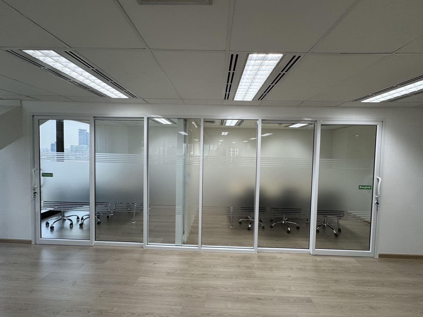 ฟิล์มฝ้าติดกระจกออฟฟิศ