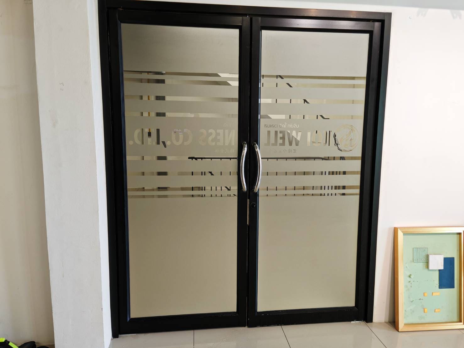 ฟิล์มฝ้าติดประตูกระจก