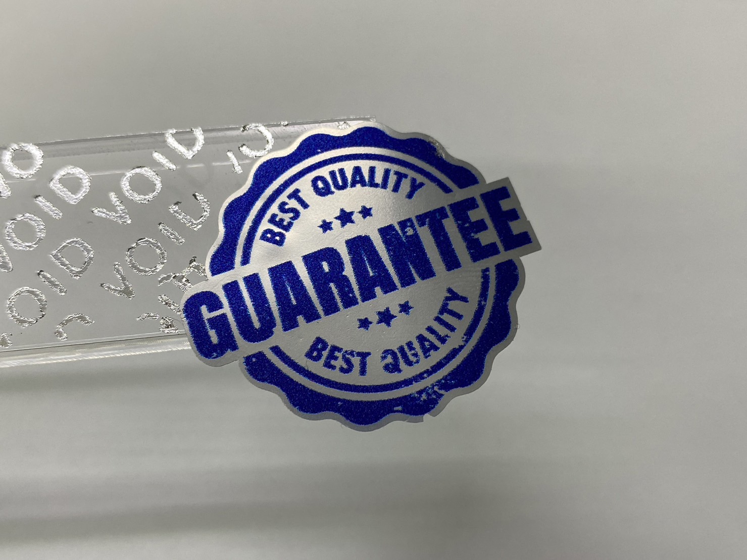 สติ๊กเกอร์สีเงินกันปลอม